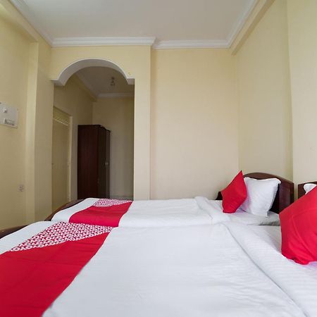 Oyo Th Guest House Haiderabad Buitenkant foto