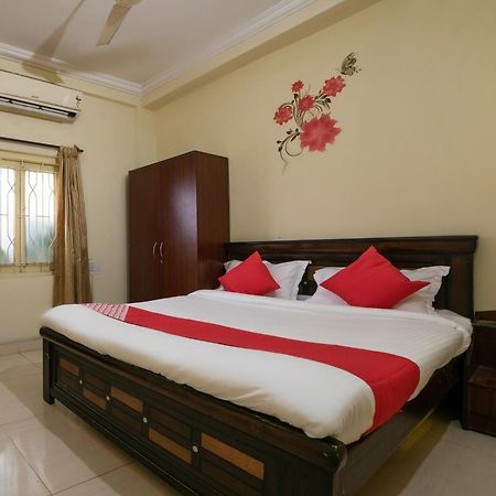Oyo Th Guest House Haiderabad Buitenkant foto