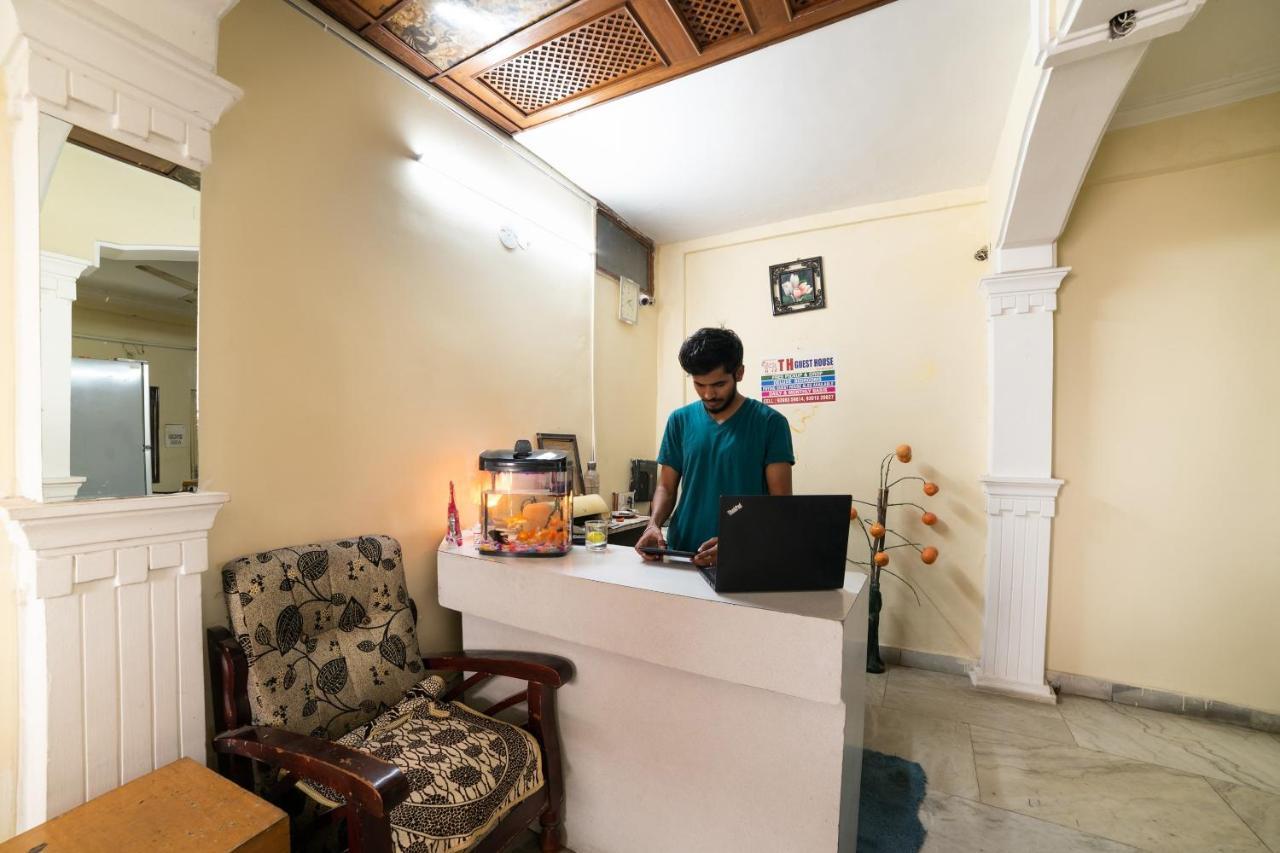 Oyo Th Guest House Haiderabad Buitenkant foto