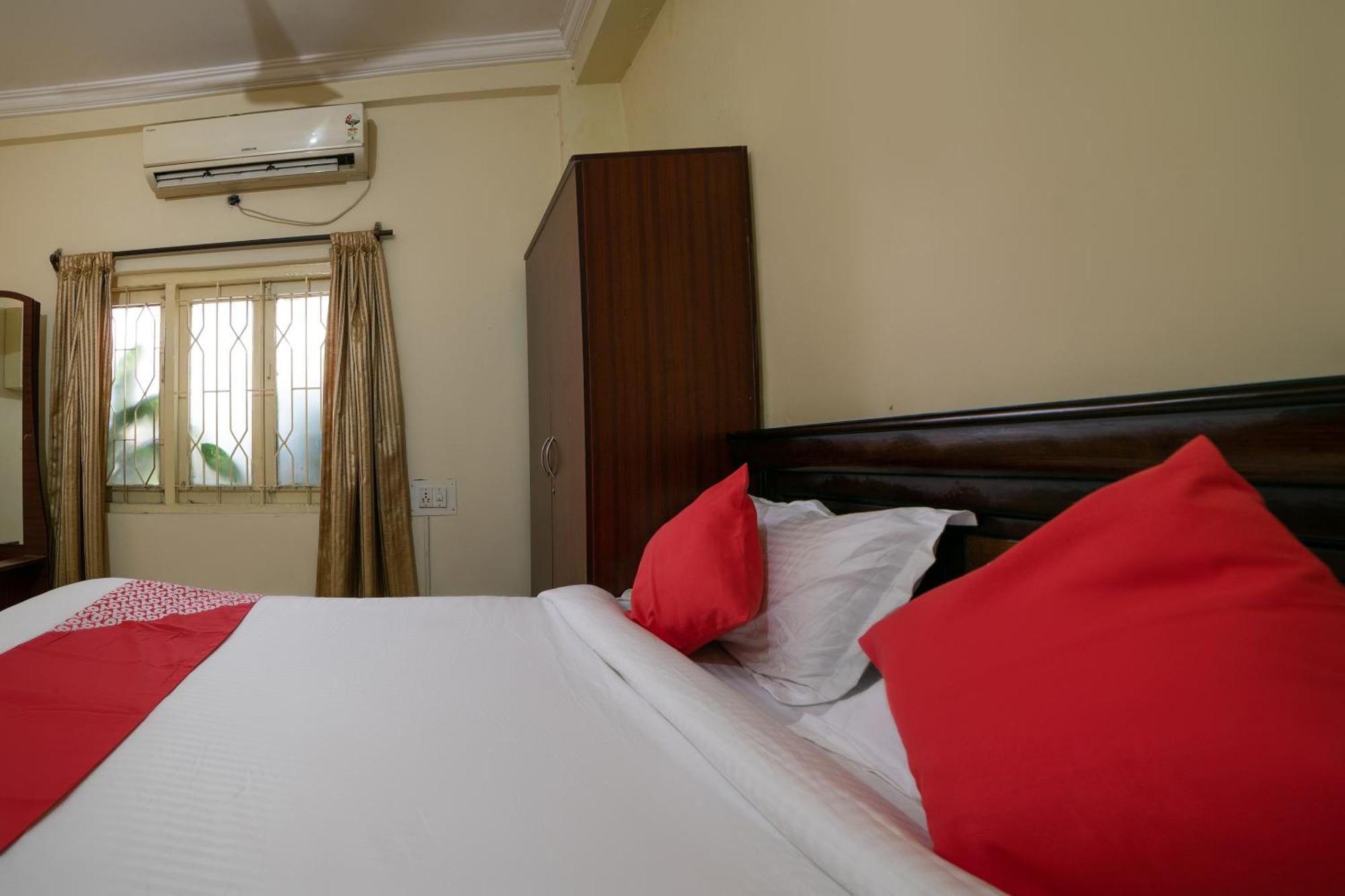 Oyo Th Guest House Haiderabad Buitenkant foto