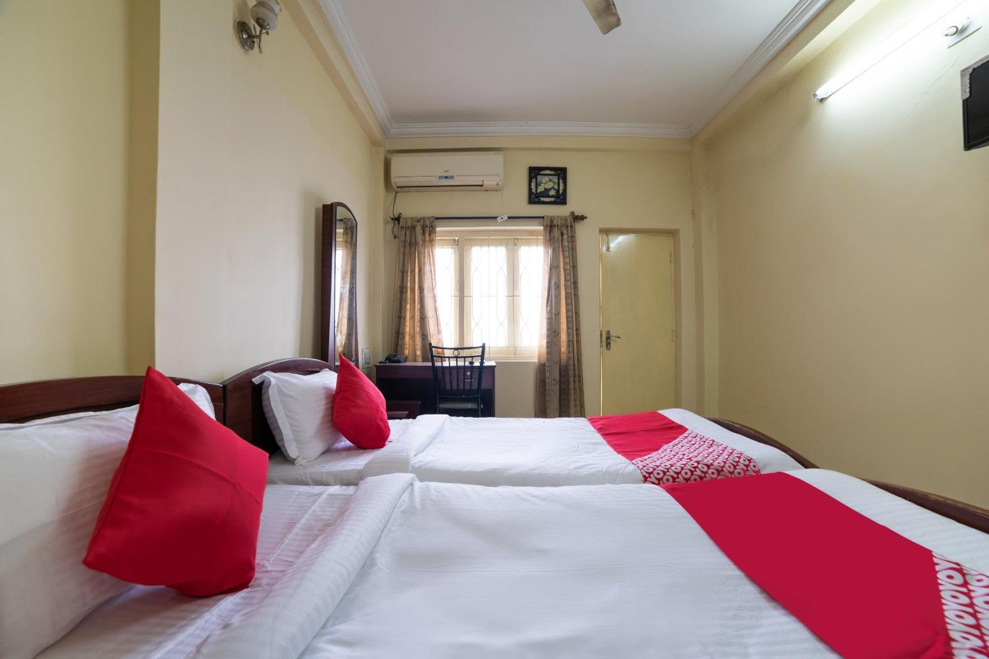 Oyo Th Guest House Haiderabad Buitenkant foto
