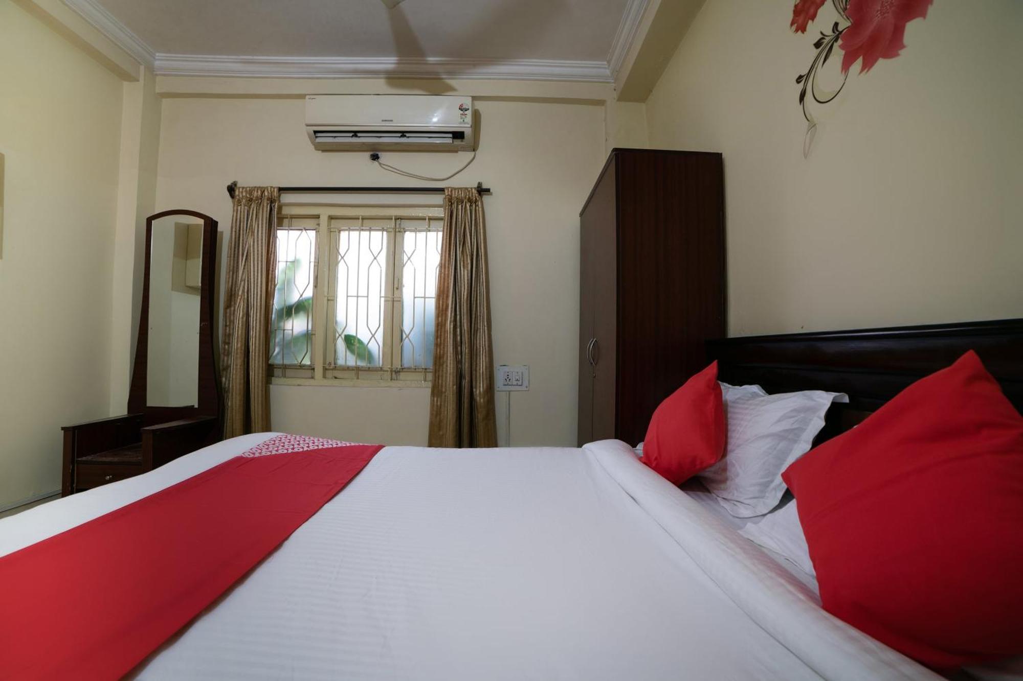 Oyo Th Guest House Haiderabad Buitenkant foto
