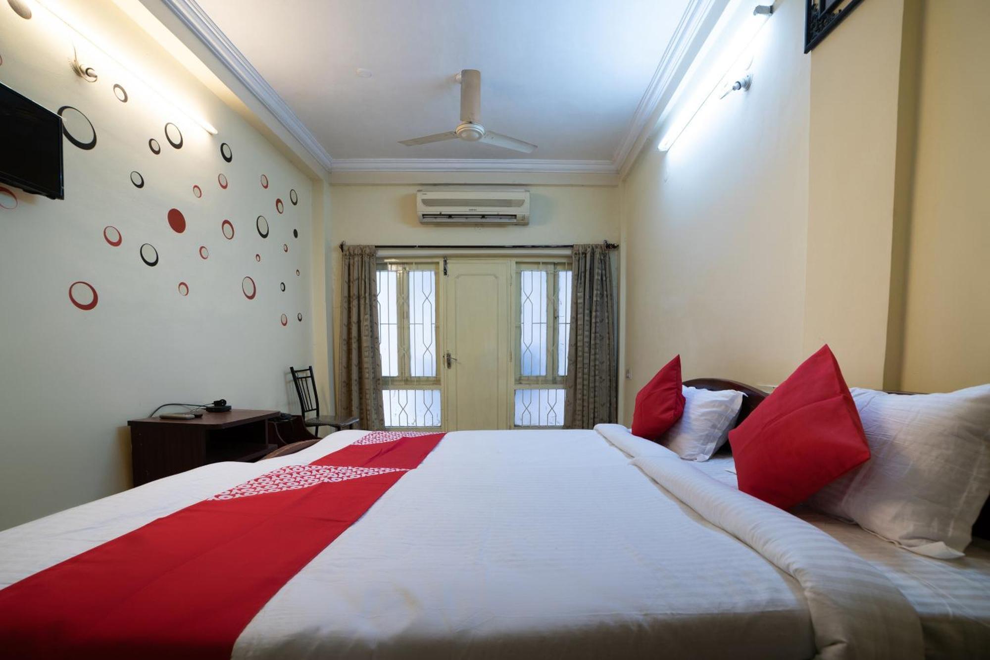 Oyo Th Guest House Haiderabad Buitenkant foto